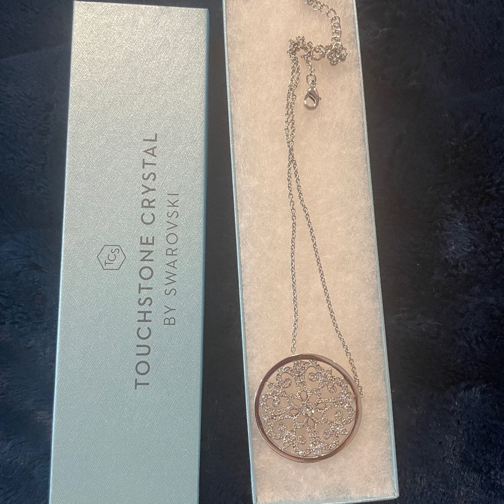 TOUCHSTONE CRYSTAL - Medallion Necklace